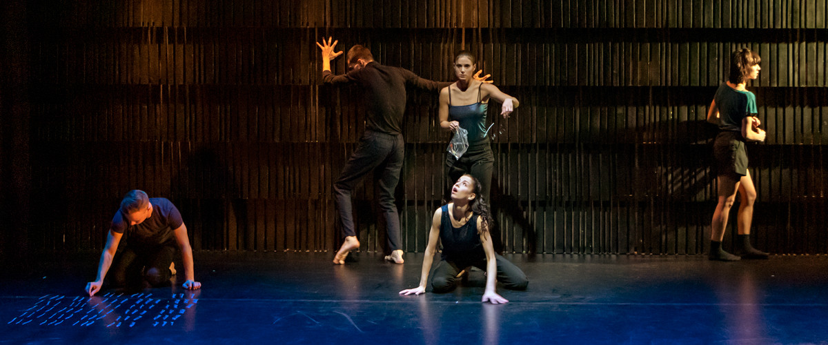 Bemutató - Kis esti vakság